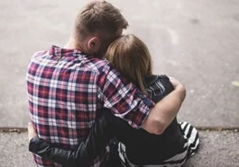 How to Decipher Love: Understanding Signs in a Bipolar Man